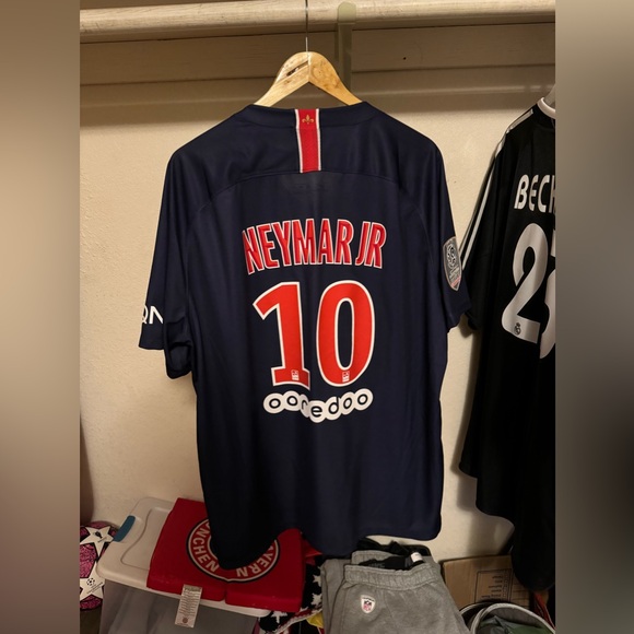 18 PSG jersey #10 Neymar Jr. Authentic - Picture 2 of 6
